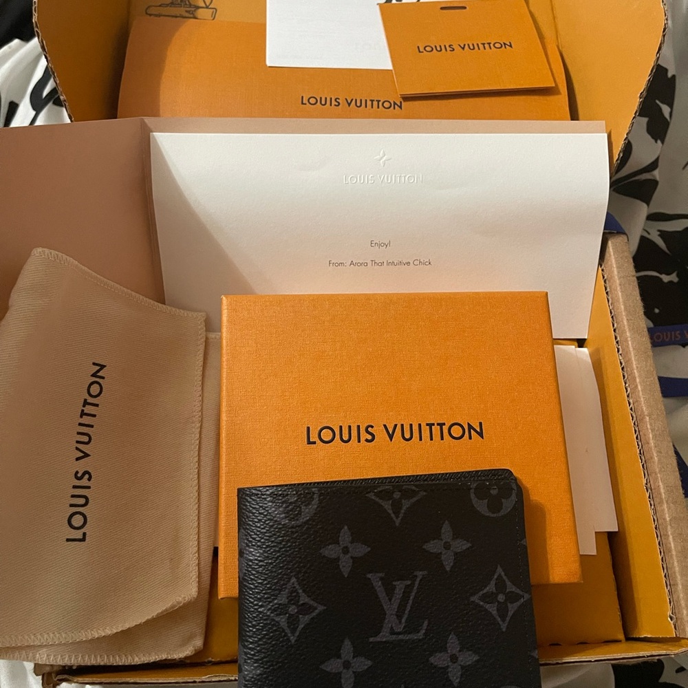 ✨SOLD❣️Authentic Louis Vuitton Sleek Black Wallet and Card Holder NWT